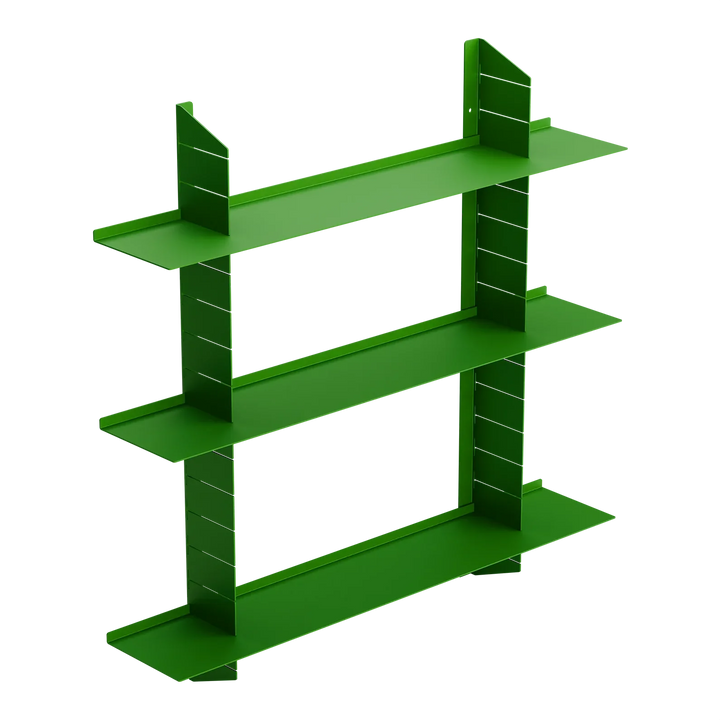 Grünes Metallregal mit drei Ebenen, modernes Design, Produktfoto auf schwarzem Hintergrund.