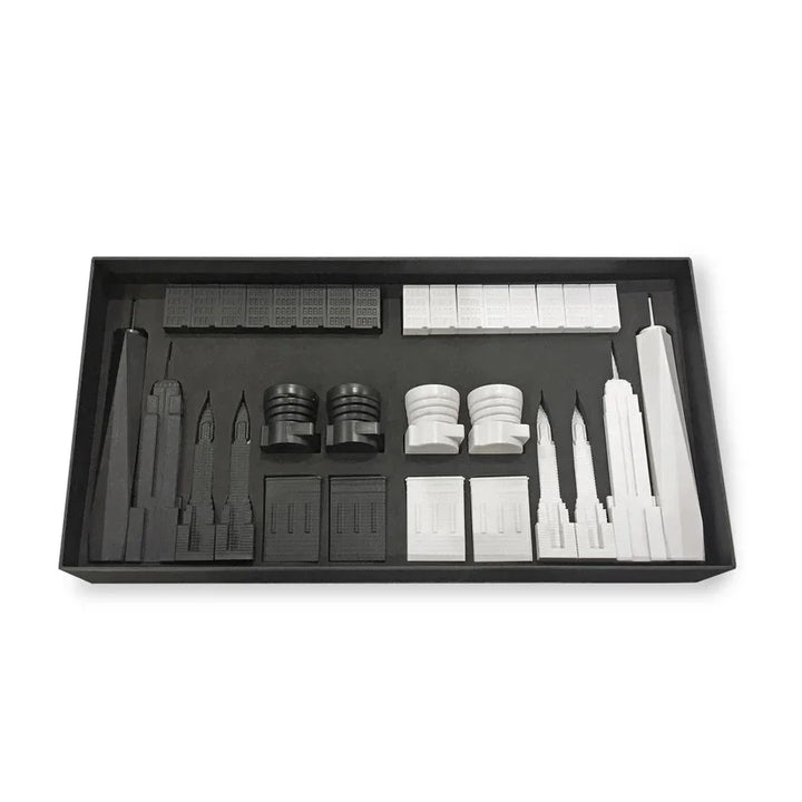 Premium Schachspiel Figuren Set in moderner Geschenkverpackung, schwarz und weiß, architektonische Designs