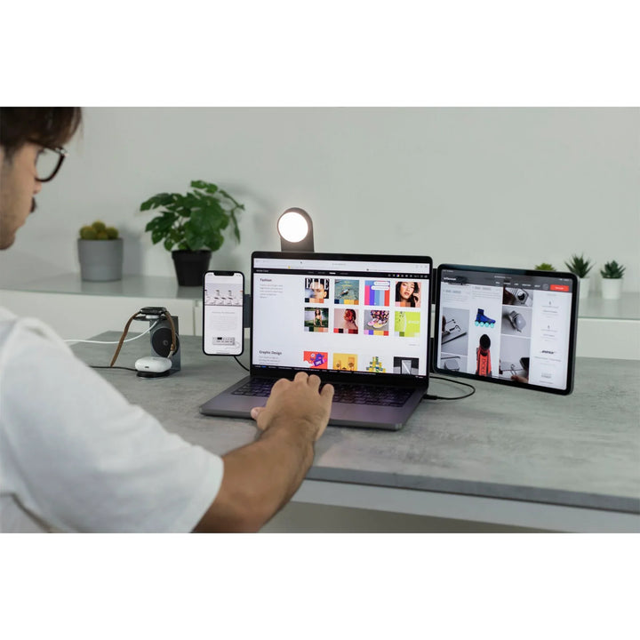 Edge Pro Full Set mit Laptop, Smartphone, Tablet und LED-Licht auf modernem Schreibtisch