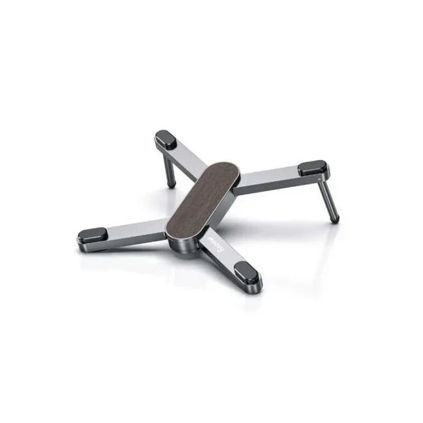 Moderner Moovy Laptopständer aus Metall mit Holzdesign und klappbaren Beinen auf weißem Hintergrund